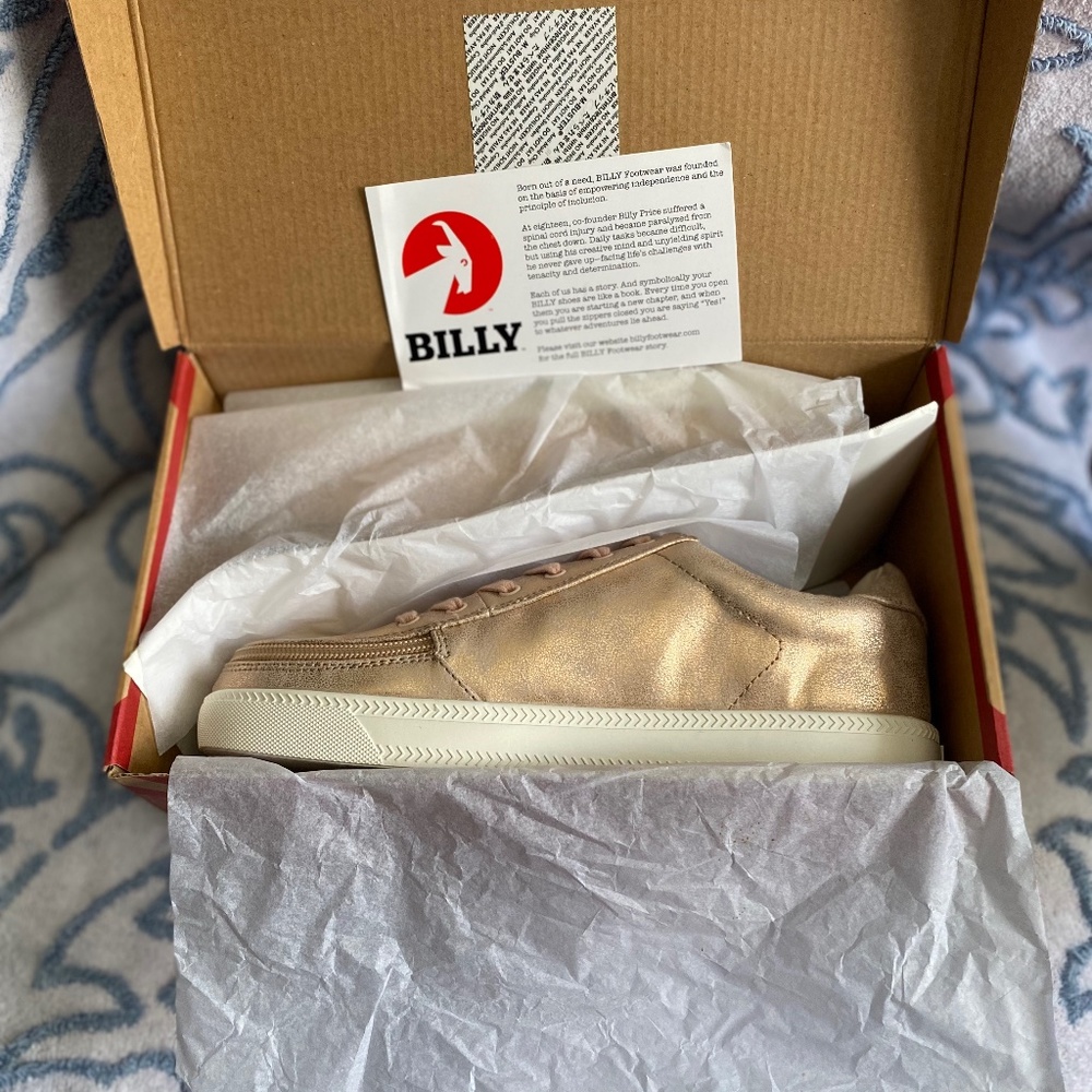 *Brand New* BILLY Footwear Classic Low Lace-Up Zip-On Shoe in Rose Gold